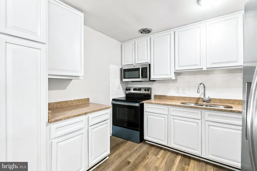 4916 Longhorn Dr, Woodbridge, VA 22193 - #2