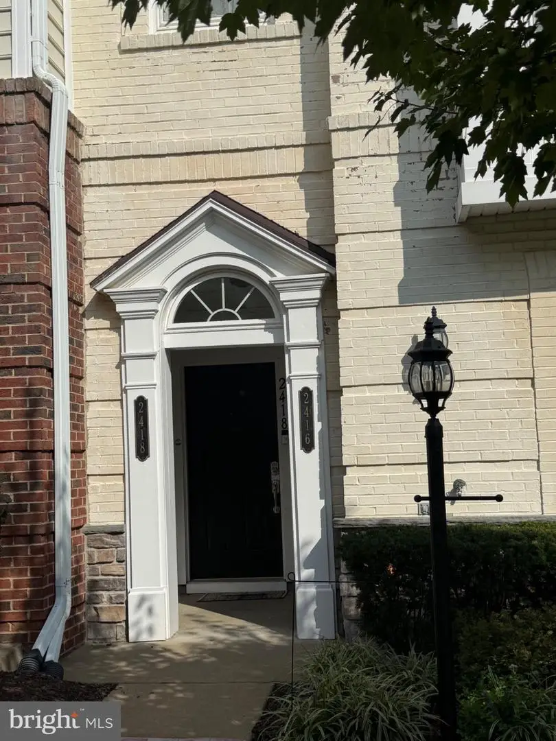 2418 Brookmoor Ln, Woodbridge, VA 22191 - #1