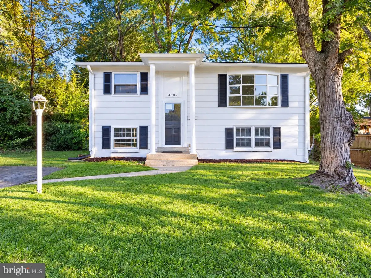 4509 Hamilton Dr, Woodbridge, VA 22193 - #1