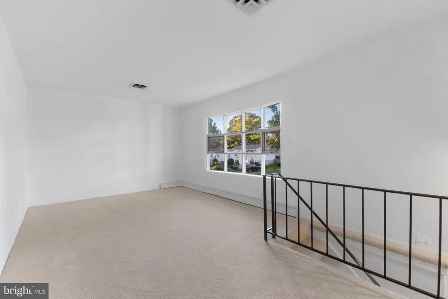 4509 Hamilton Dr, Woodbridge, VA 22193 - #3
