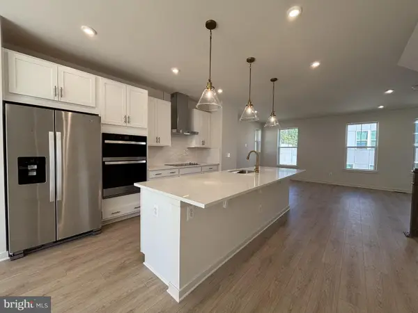 18060 Alicia Ave, DUMFRIES, VA 22026