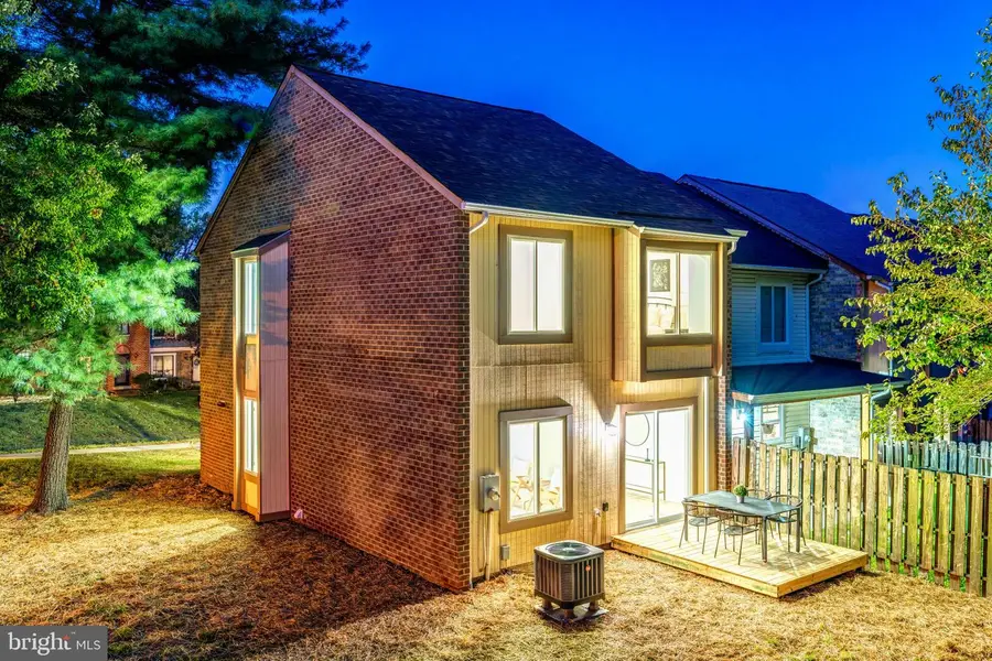 2933 Cambridge Dr, Woodbridge, VA 22192 - #2
