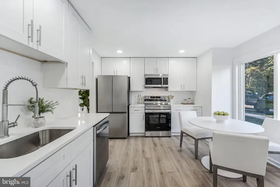 2933 Cambridge Dr, Woodbridge, VA 22192 - #3