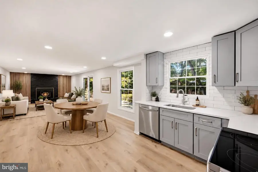 15923 Dolphin Dr, Montclair, VA 22025 - #3