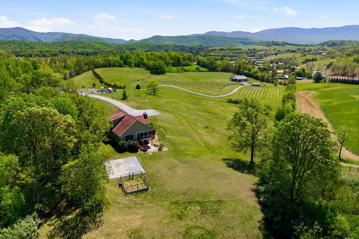 60 Great Valley Ln, Natural Bridge, VA 24578 - #1