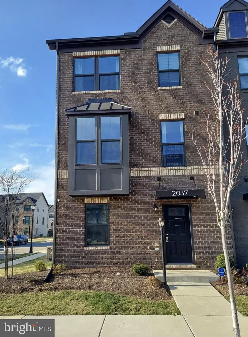 2037 Tobacco Mill St, Richmond, VA 23235 - #1