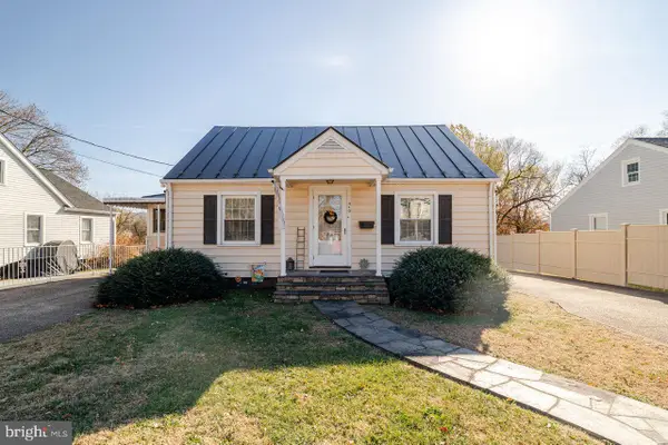 410 E East Rockingham St, ELKTON, VA 22827