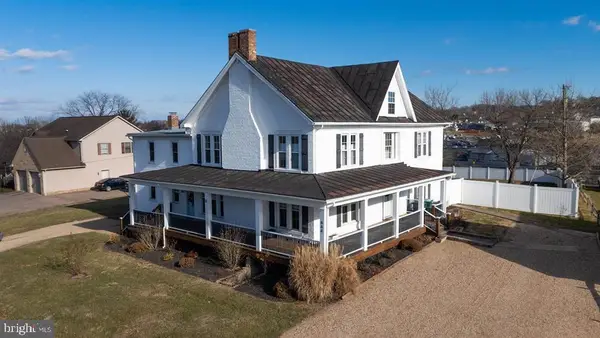 644 Early Dr, BROADWAY, VA 22815