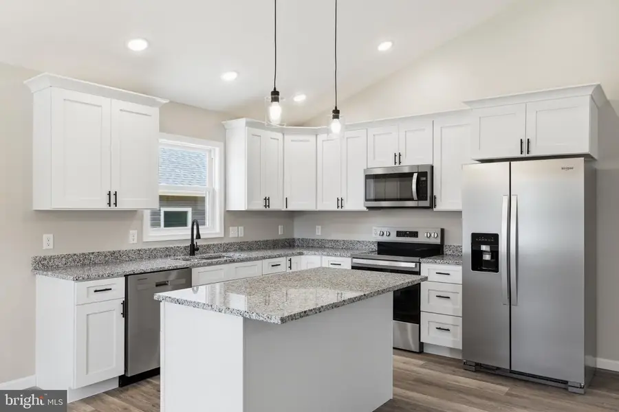 340 W Fairfax Ave, Elkton, VA 22827 - #2
