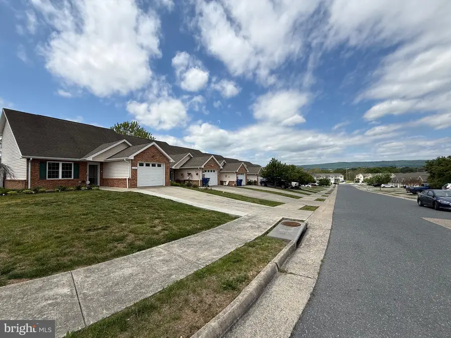 102 Granny Smith Dr, Timberville, VA 22853 - #2