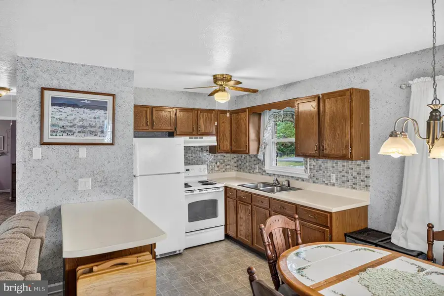 229 1st St, Broadway, VA 22815 - #2