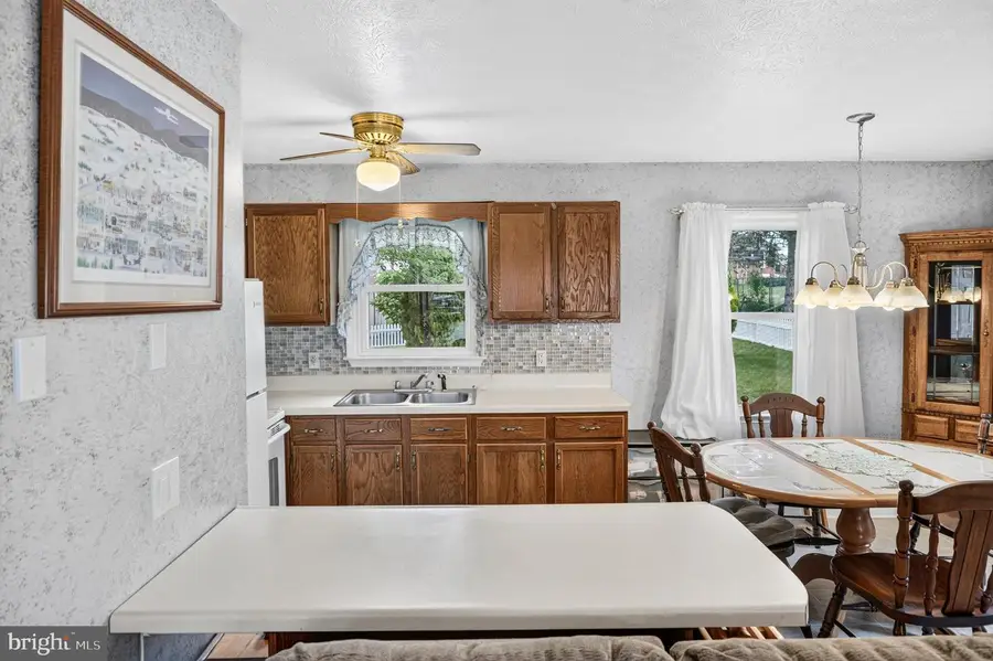 229 1st St, Broadway, VA 22815 - #3