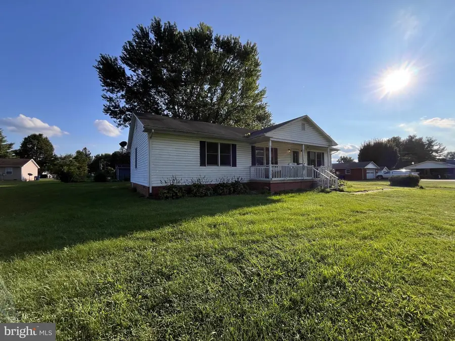 205 Tenth St, Grottoes, VA 24441 - #3