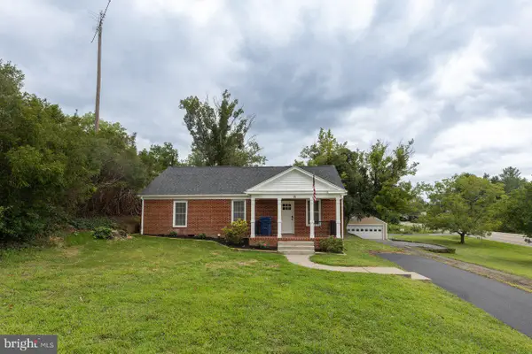91 Grace St, GROTTOES, VA 24441