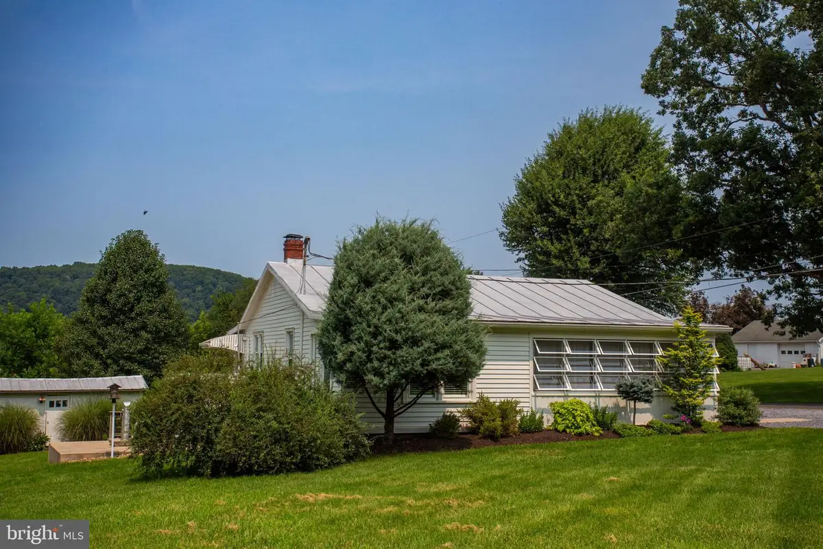 10621 Wentworth Dr, Broadway, VA 22815 - #1
