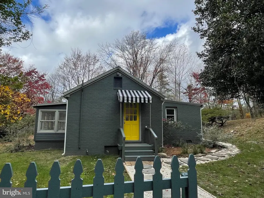 240 Whorton Hollow Rd, Castleton, VA 22716 - Image #2