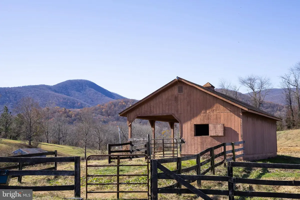 38 Bear Wallow Rd, Huntly, VA 22640 - Image #1