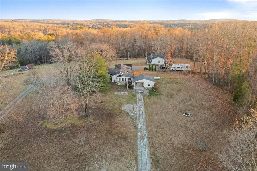 464 Castleton Ford Rd, Castleton, VA 22716 - Image #2