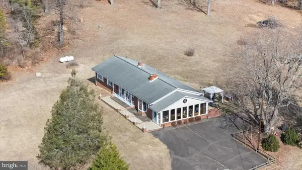 436 Castleton View Rd, CASTLETON, VA 22716