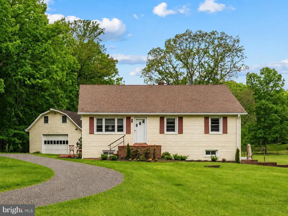 85 S Poes Rd, Amissville, VA 20106 - #1