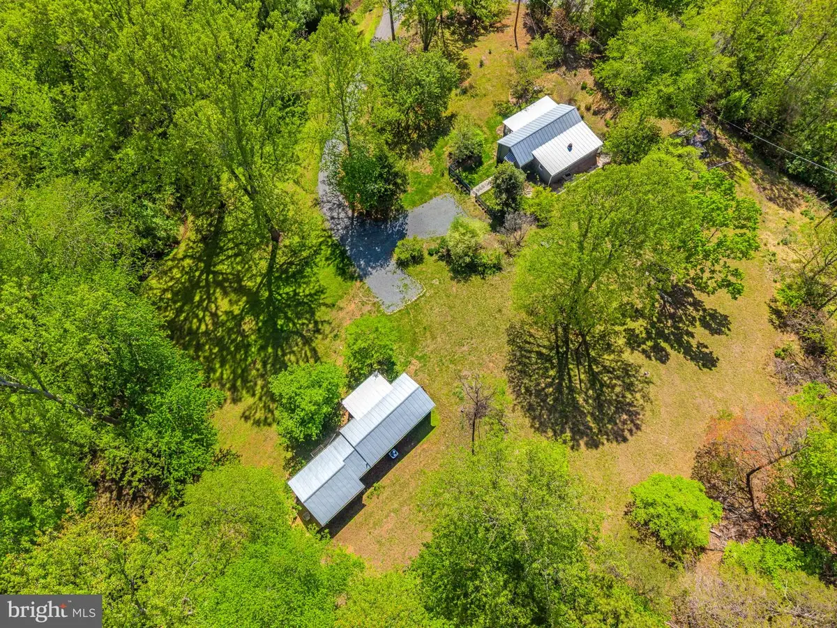 240 Whorton Hollow Rd, Castleton, VA 22716 - #1