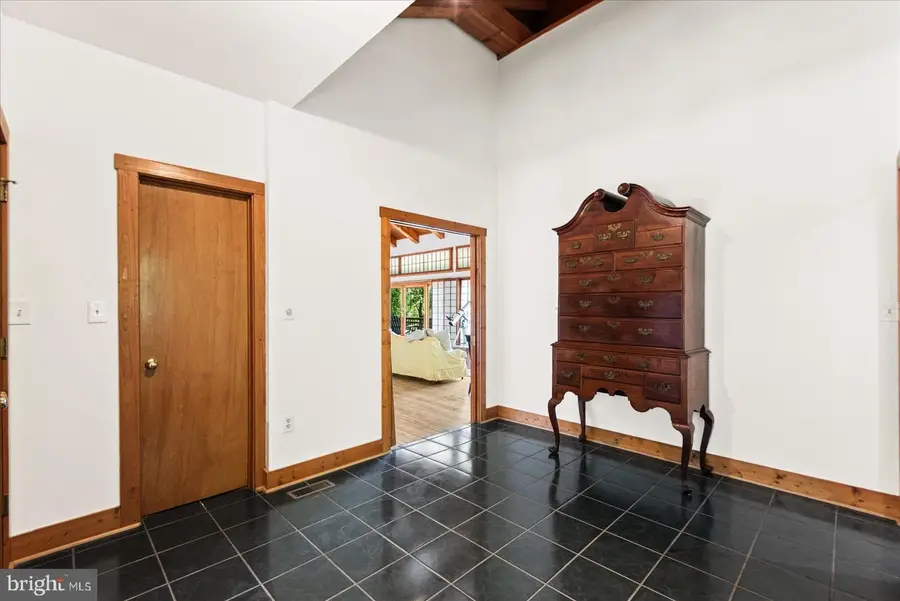 32 New Moon Ln, Sperryville, VA 22740 - #3