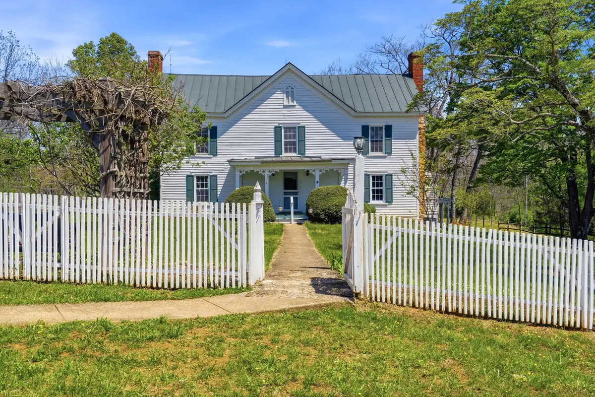 15 Chilton Ln, Sperryville, VA 22740 - #1