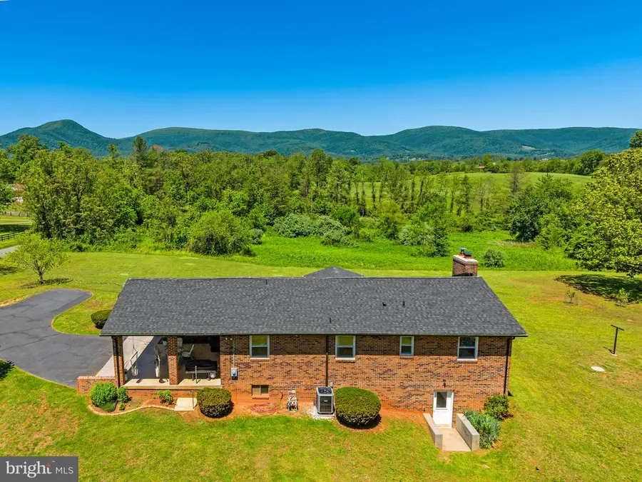 13767 Crest Hill Rd, Flint Hill, VA 22627 - #2