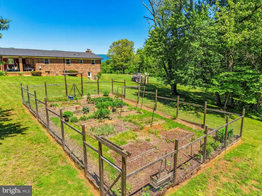 13767 Crest Hill Rd, Flint Hill, VA 22627 - #3