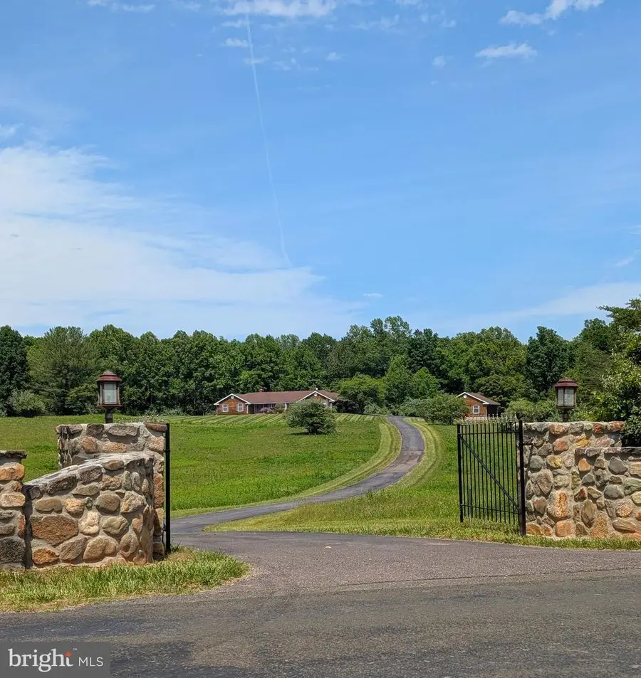 176 Rock Mills Rd, Castleton, VA 22716 - #3