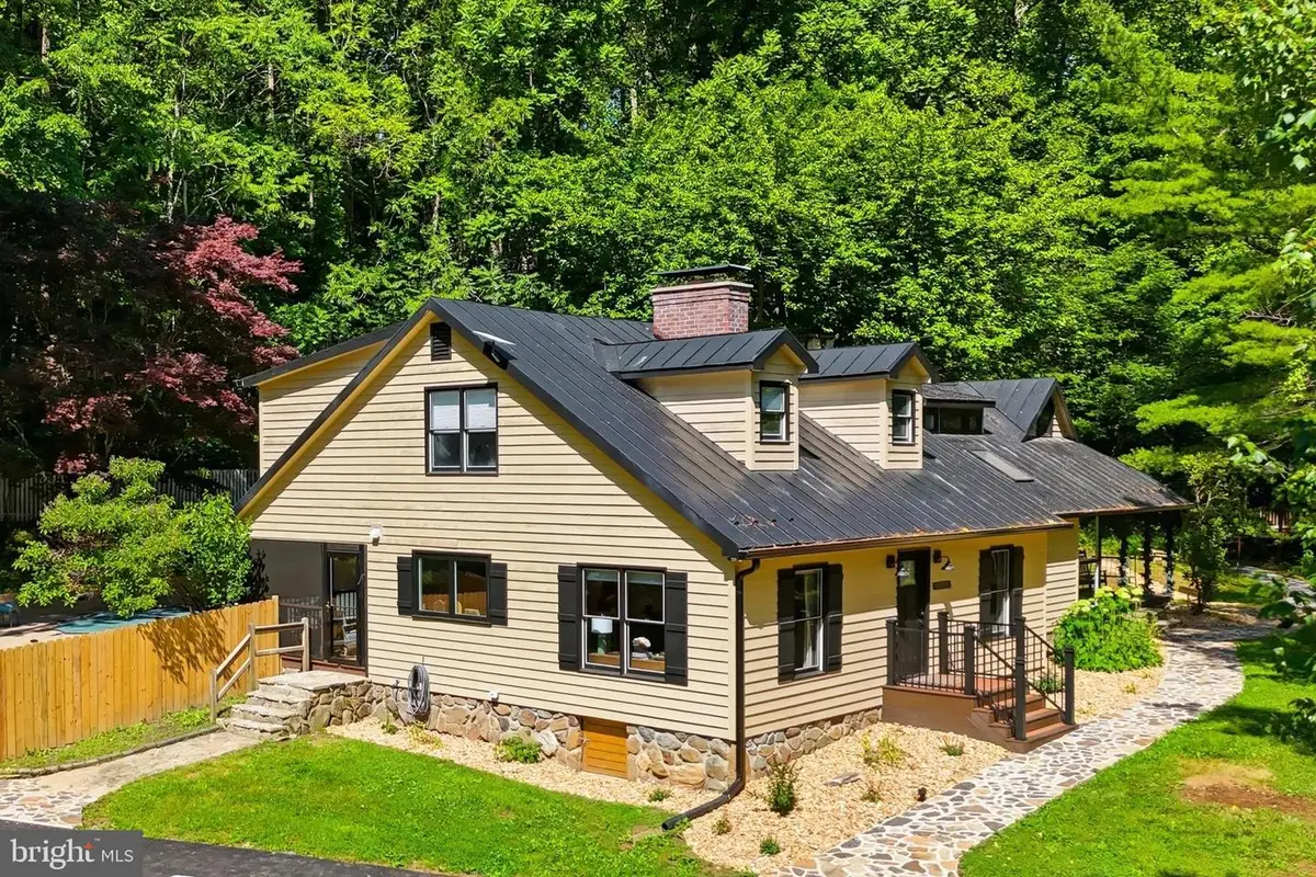 10 Ashby Rd, Sperryville, VA 22740 - #1