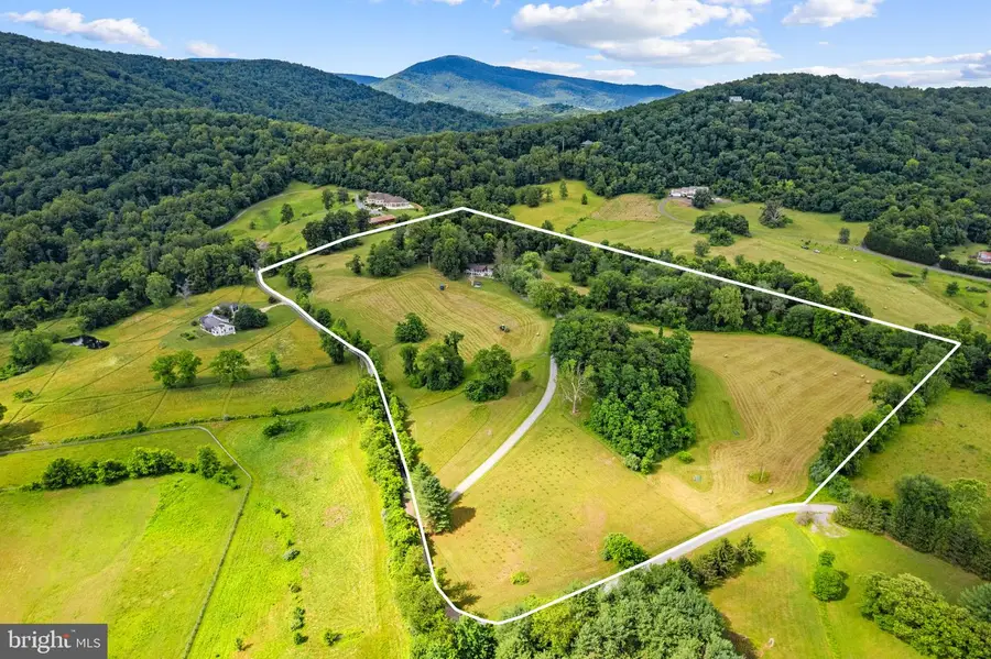 72 Christmas Tree Ln, Washington, VA 22747 - #2