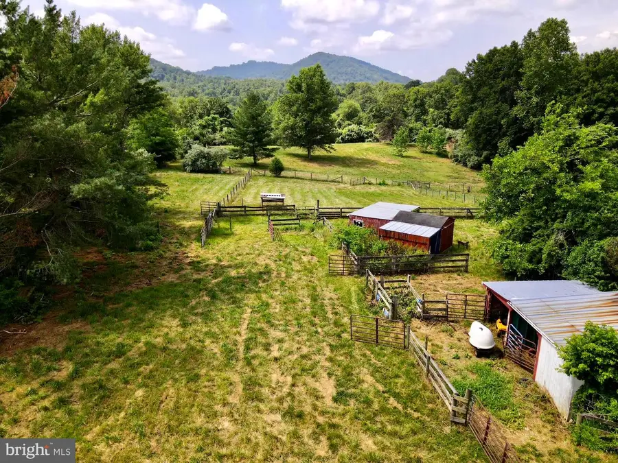 13782 Crest Hill Rd, Flint Hill, VA 22627 - #3