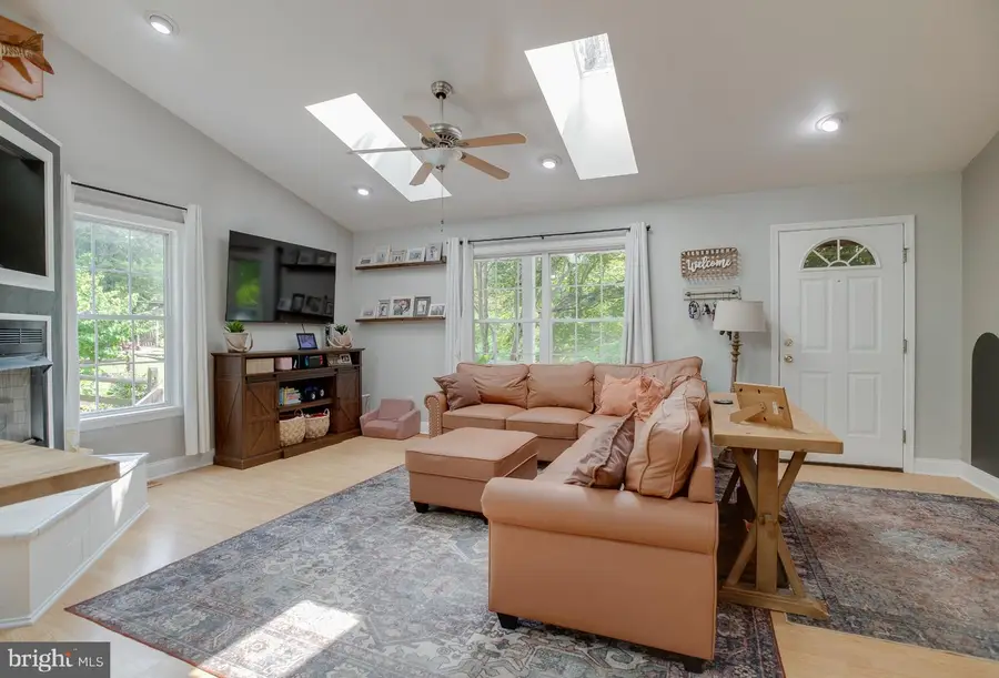 3 Grandie Ln, Boston, VA 22713 - #2