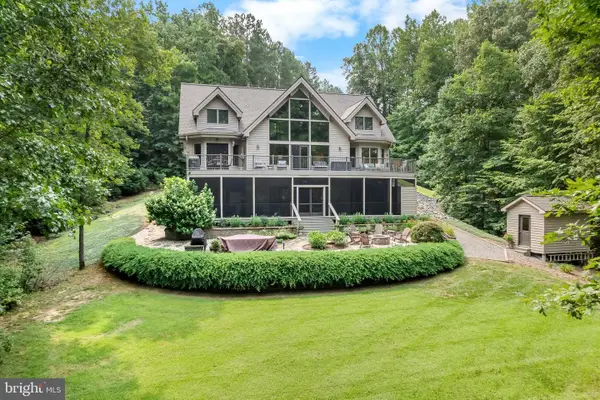 68 W Sunrise Dr, WARSAW, VA 22572