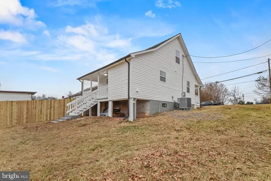 2009 3rd St, Staunton, VA 24401 - Image #3