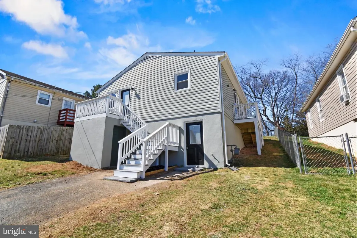 620 B St, Staunton, VA 24401 - #1