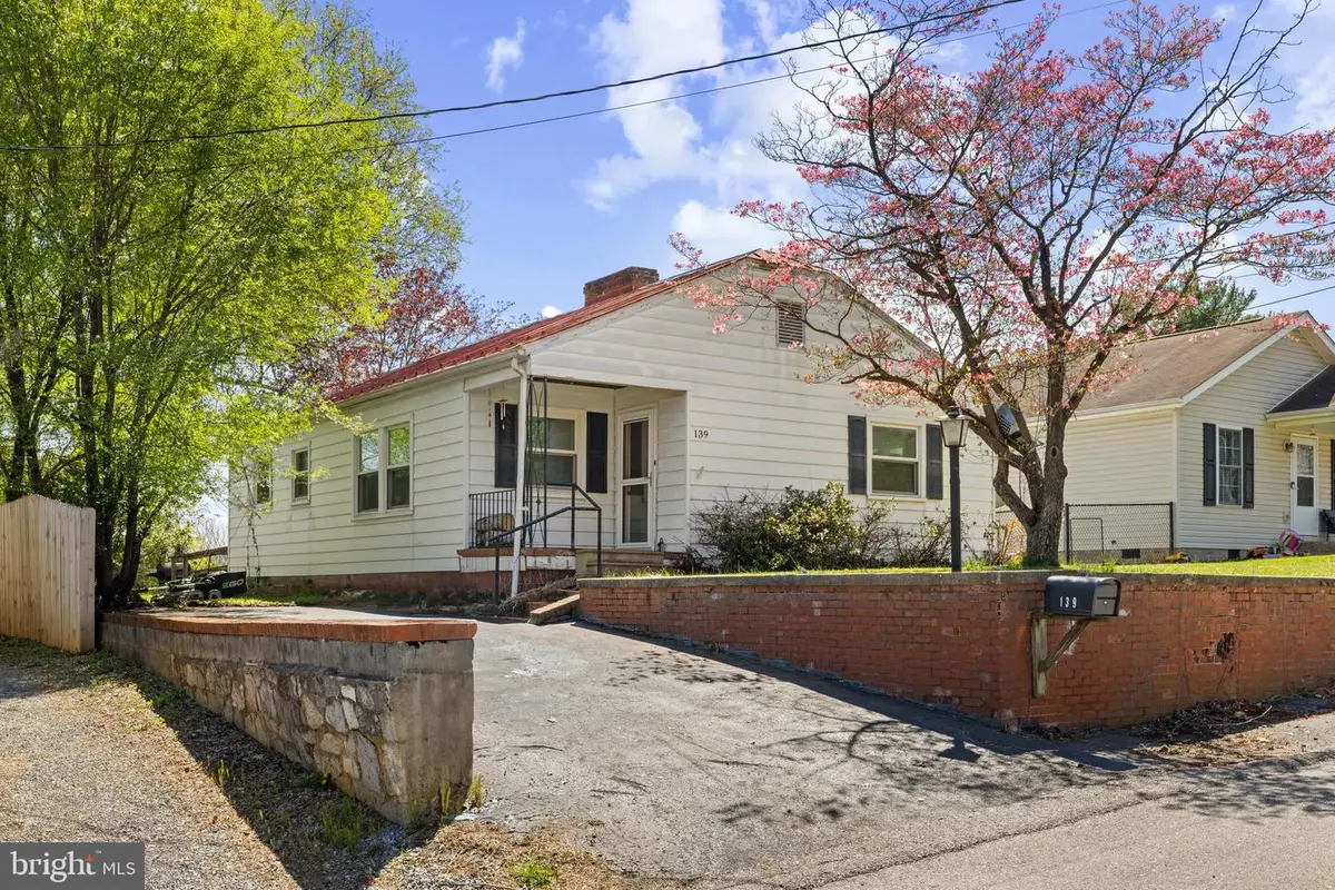 139 Straith St, Staunton, VA 24401 - #1
