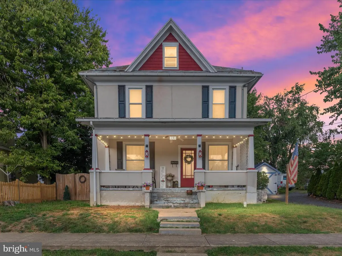 131 Capon St, Strasburg, VA 22657 - #1