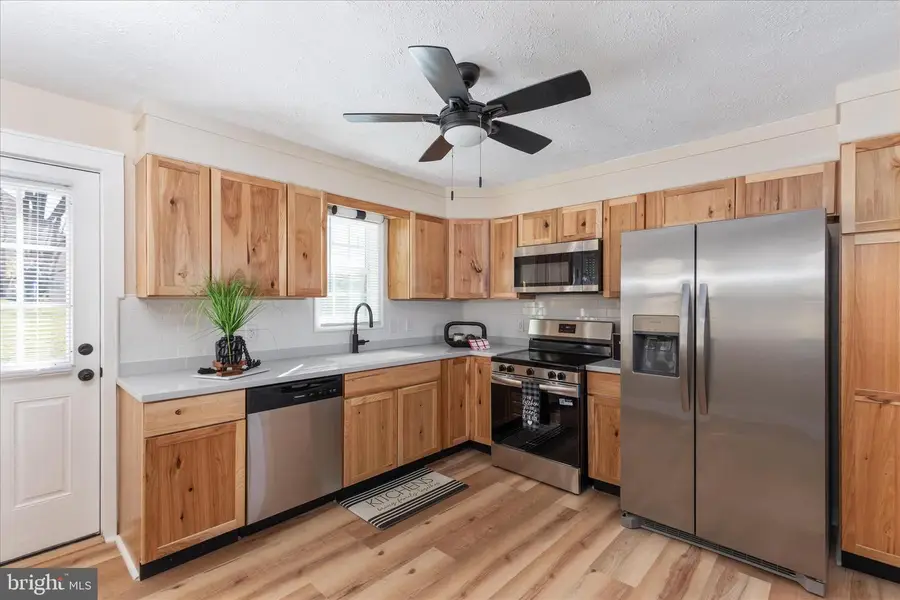 376 Stonewall St, Strasburg, VA 22657 - Image #2