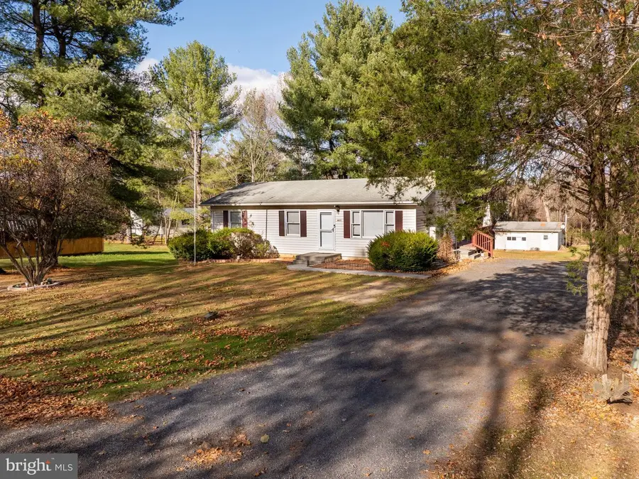 460 Massanutten Dr, Edinburg, VA 22824 - Image #2