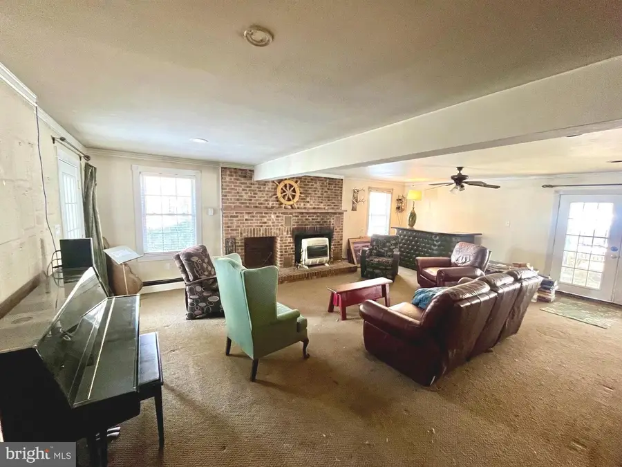 521 S Main St, Woodstock, VA 22664 - #3