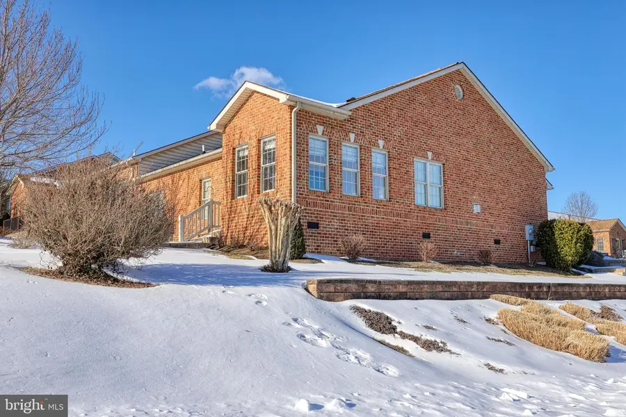 207 Donna Dr, Woodstock, VA 22664 - Image #2