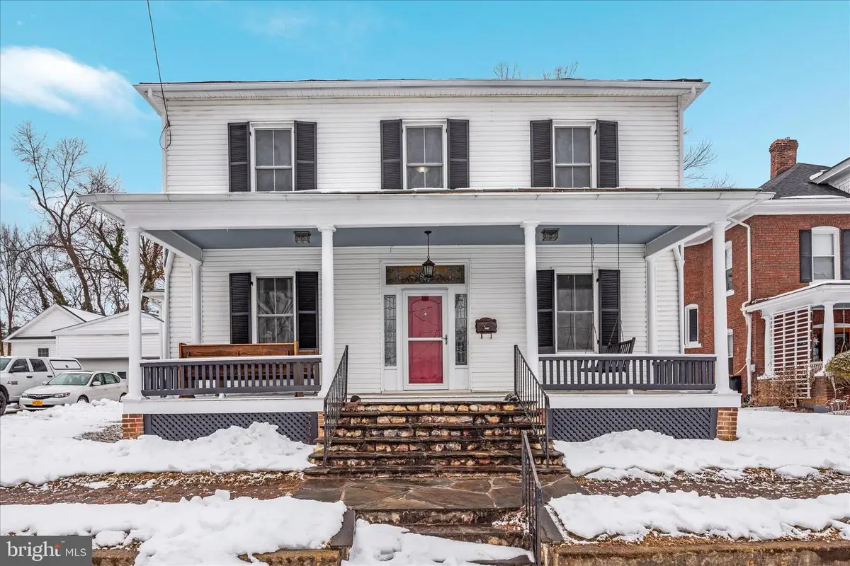 316 S Muhlenberg St, Woodstock, VA 22664 - #1