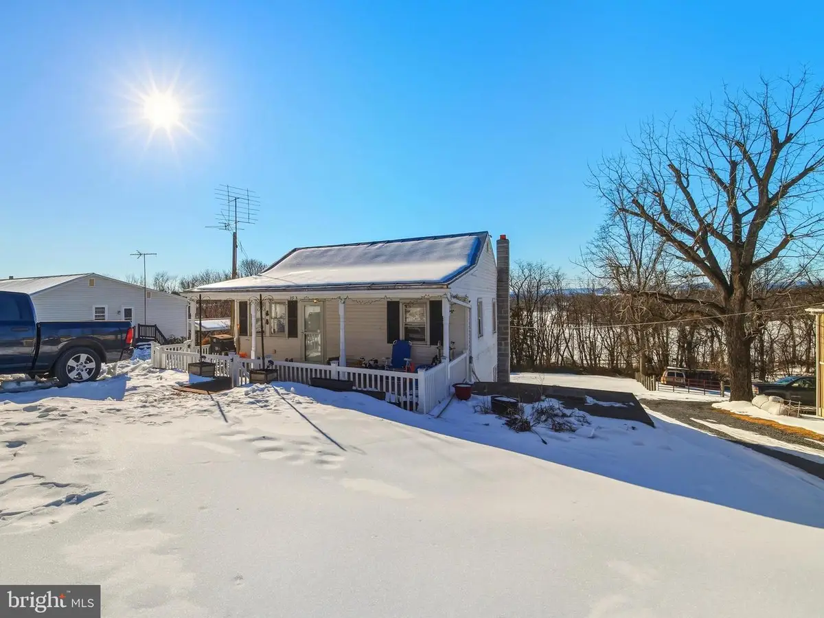 353 Turkey Knob Rd, Quicksburg, VA 22847 - #1