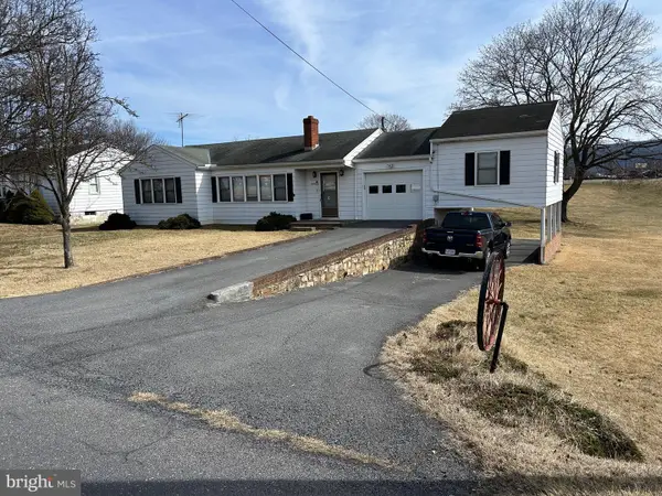 1081 Hisey Ave, WOODSTOCK, VA 22664