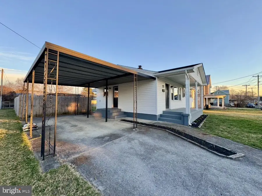 156 N Funk St, Strasburg, VA 22657 - #2