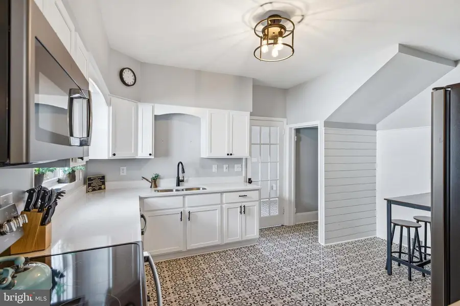 224 N Church St, Woodstock, VA 22664 - #2