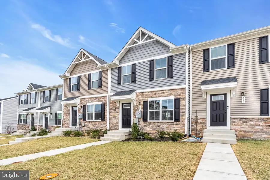 307 Williams St, Strasburg, VA 22657 - #3