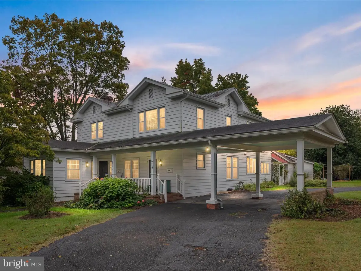 517 W Locust St, Woodstock, VA 22664 - #1